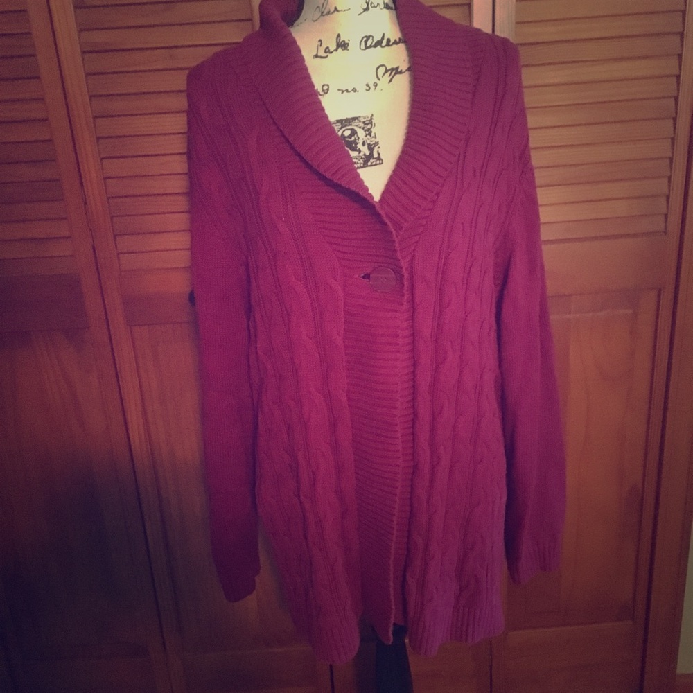 One button-Cardigan sweater